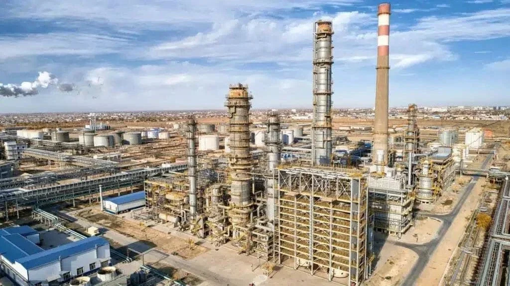 Pavlodar Petrokimya Fabrikası — havadan genel görünüm