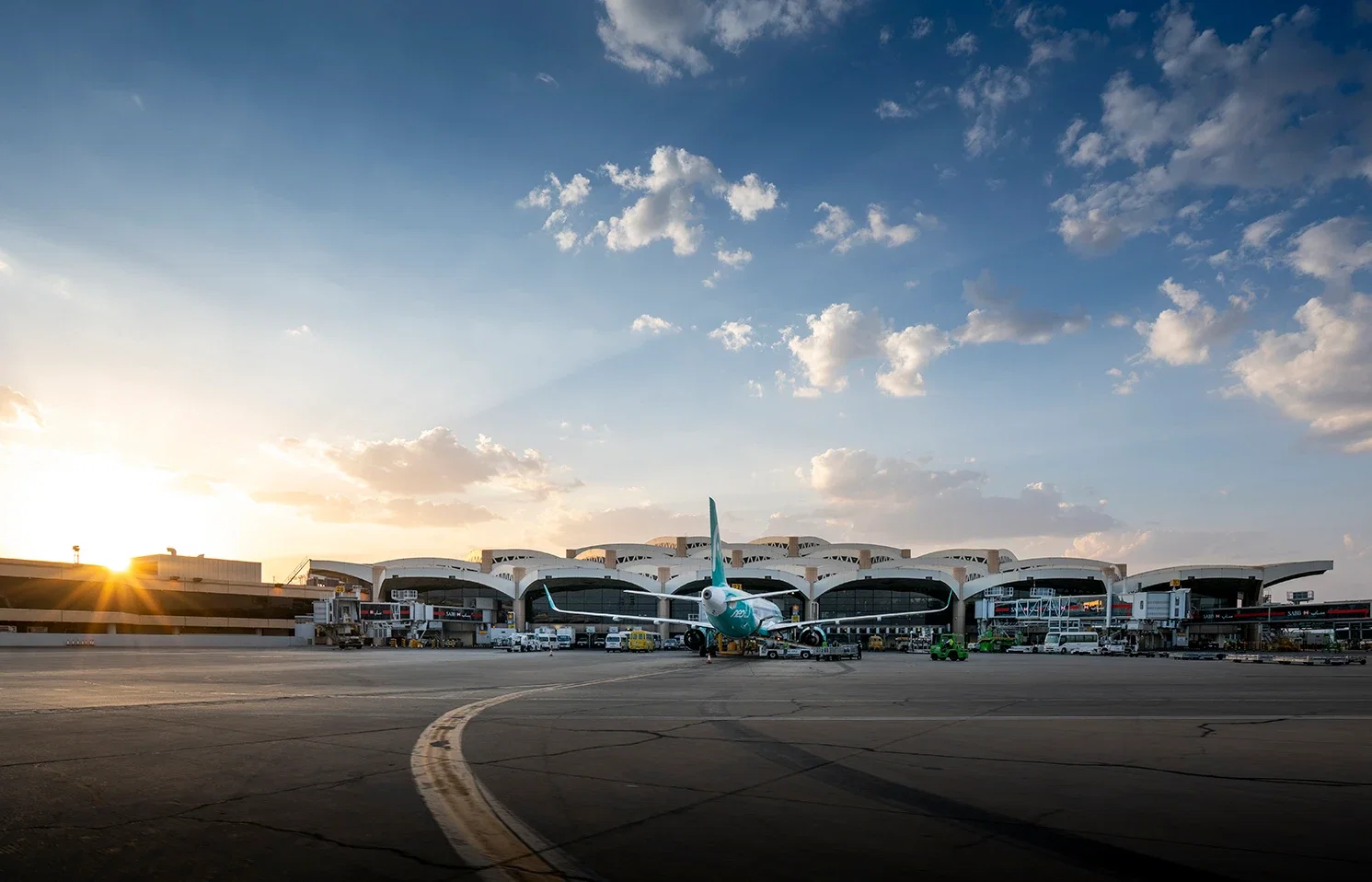 King Khalid Uluslararası Havalimanı terminalleri ve apron alanı
